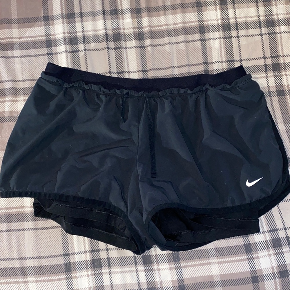 Like new Nike shorts with spandex lining
